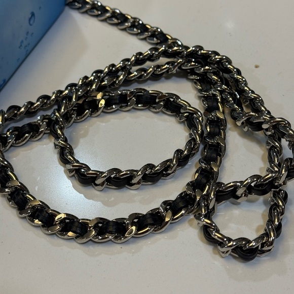 Moschino Laundry Detergent Graphic bag - excellent - Picture 7 of 9